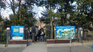 ハイウェイオアシスの中　水について学べる公園です