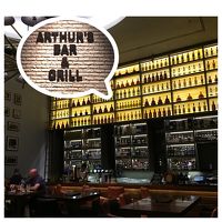 アーサーズ グリル＆バー