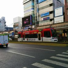 鹿児島てを走る市電の路面電車
