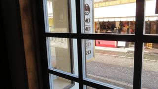 モノと出会う、ココロが弾むがコンセプト