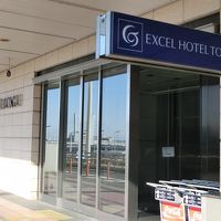 ターミナル内からも出入りできますが、外からも出入りできます。