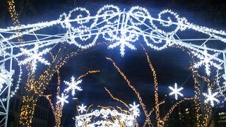 街全体が華やかに