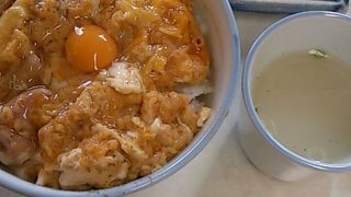 お昼は親子丼