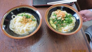 民家の中にあります