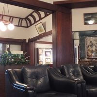 広くて落ち着きのあるロビー