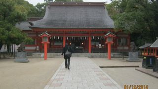 全国2000社の住吉神社の総元締めです。
