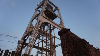 鉄塔の威容は万田坑と似たような感じ