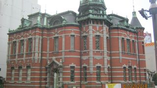 20世紀初めに建てられたレンガ造りの建物です。