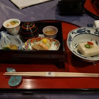 夕食の和会席の一部です。