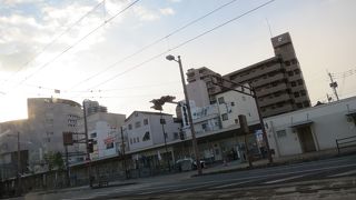 ローカル路線バスは停車しないので注意