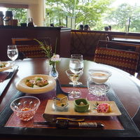 レストランでの食事