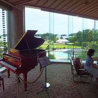 明るいロビー  眺望抜群