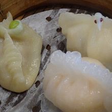 蒸し餃子３種。どれも美味しゅうございました。