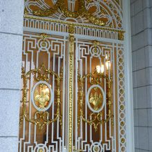 今日は中は覗くだけ．