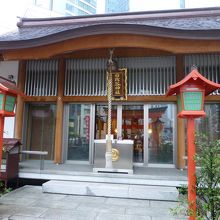 小さいけどきれいな神社でした．