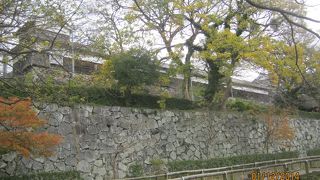 福岡城唯一の現存現地の建物ではないでしょうか。