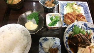 黒潮定食～手軽な料金で土佐の海の幸をいろいろ楽しめます～