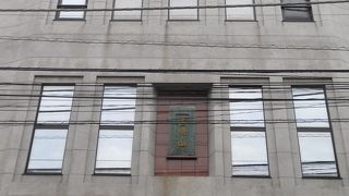 お寺っぽくない建物です