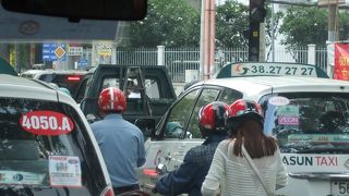 安心なビナサンタクシー