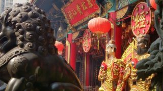 休みの日はかなりの人出