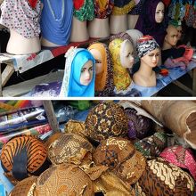 マレーシアでは、イスラム教徒用の被り物も独特の色模様