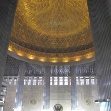 美しい黄金のドーム