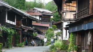  木枯らし紋次郎がフイとあらわれそうな、江戸時代にタイムスリップする街道