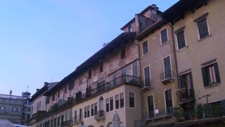 歴史のある広場