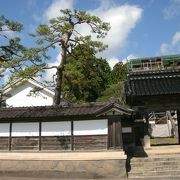 和風建築の粋が凝縮された立派な建物