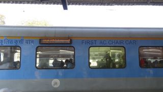 ポイントは始発電車です