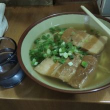 三枚肉そば(650円)