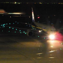 夜の滑走路