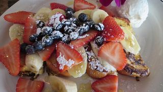 ハワイのヘルシーな朝食を楽しむことができる