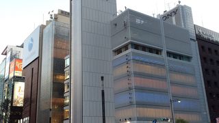 ショールームが面白い、待ち合わせにも便利