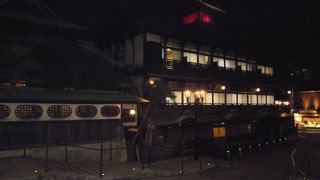 道後温泉の歴史を感じます。