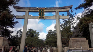 立派な鳥居″北野天満宮の鳥居″