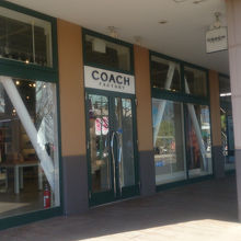 ブランド店もあります。