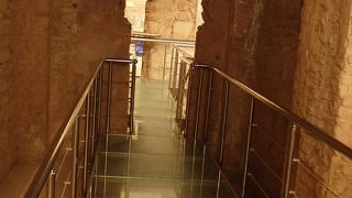 別料金を払っても見る価値はあります。モザイクとフレスコ画が魅力。