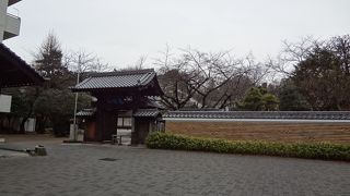 明治通り沿いです