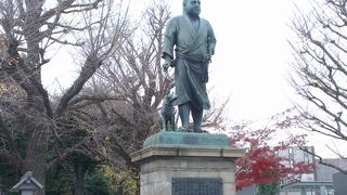 実は初めて見た上野のシンボル