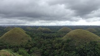 ツアーで行くほうが良い