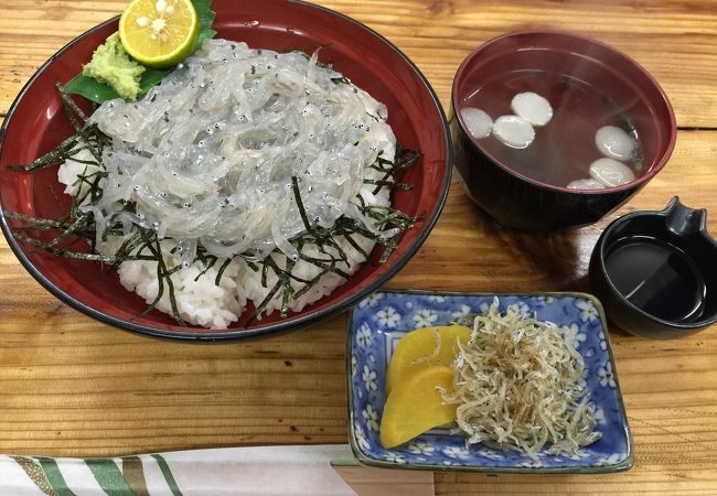 生しらす丼 ♪