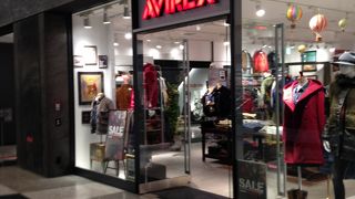 ミリタリーテイストなお店!!