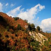 紅葉の美しい山岳林道