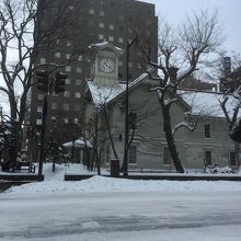 少し遠目からとった外観です