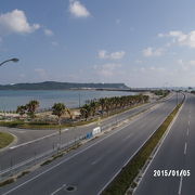 海中道路で渡る最初の島