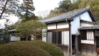 松江城からすぐのところですが、質素なお屋敷です。