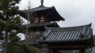 静かな斑鳩の、三重塔が印象的なお寺