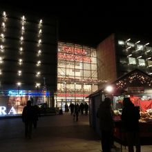 12/30　広場では、クリスマスマーケットをやっていました！