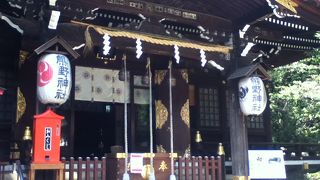 中央公園の隣の神社
